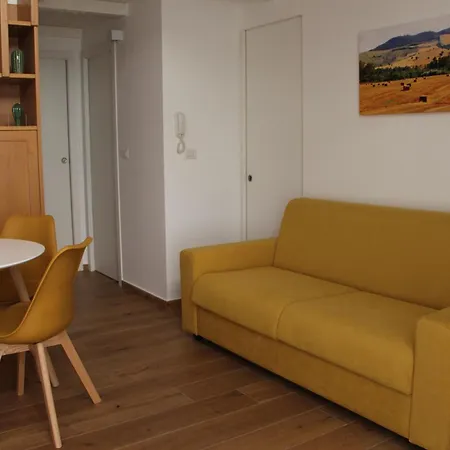 Anita 3*